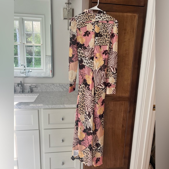 ASOS Design mock neck fitted maxi dress. Long sleeve. - Picture 2 of 4